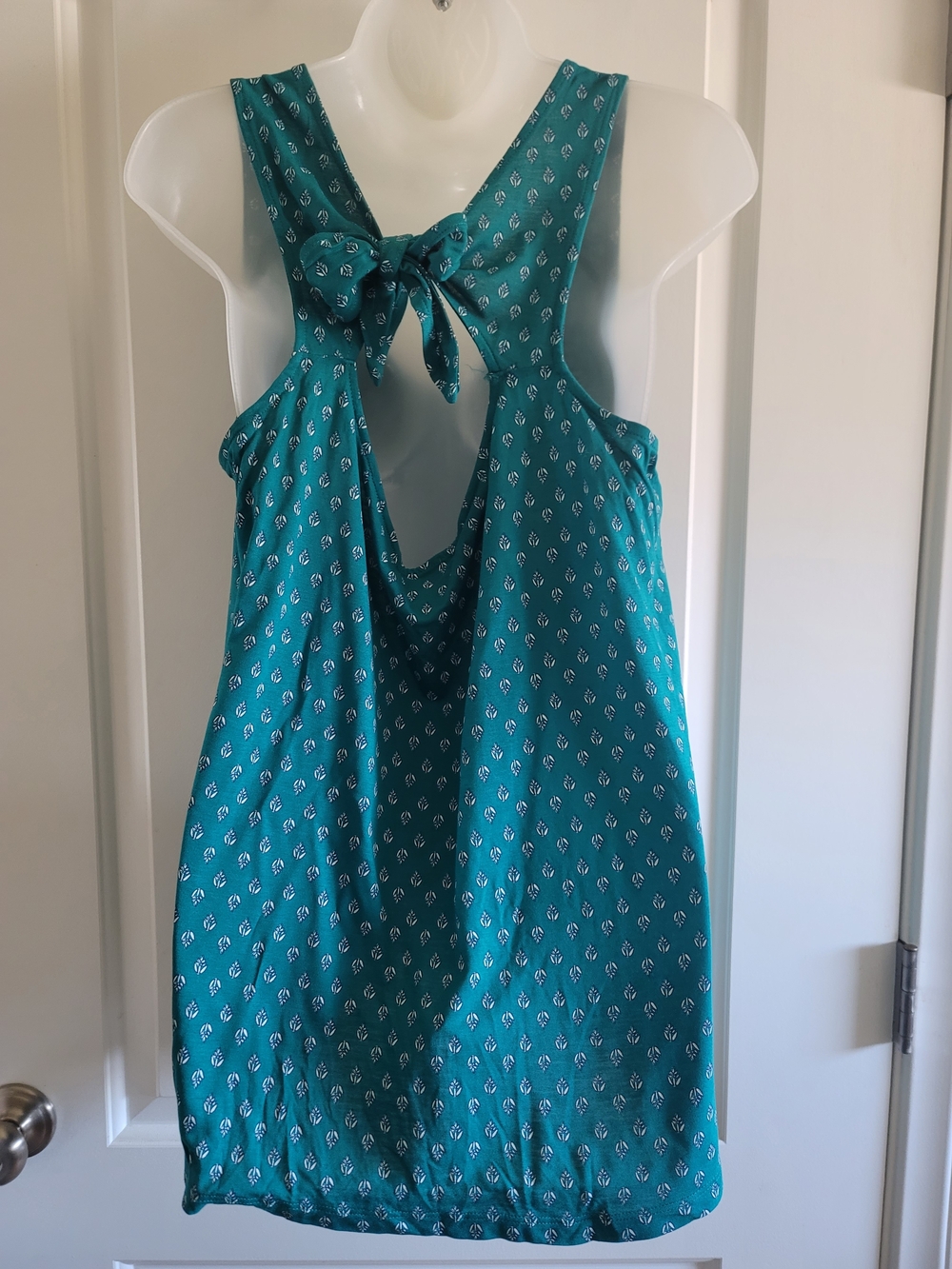 Old Navy Teal Floral Print Tank Top - Picture 6 of 11